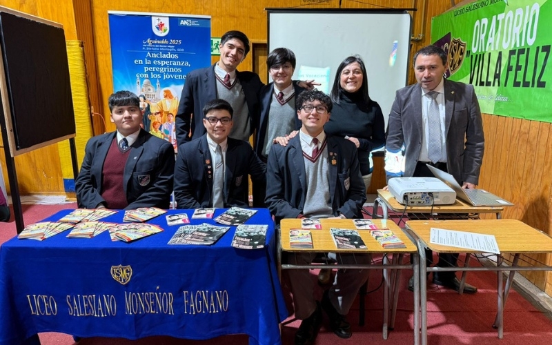 Estudiantes participan en la 17ª Feria de Educación Superior en Puerto Natales
