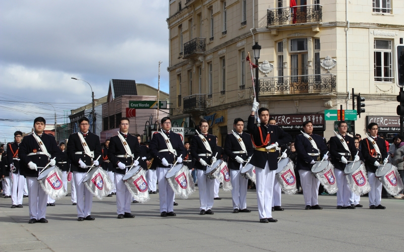 Desfile en celebración de las fiestas patrias